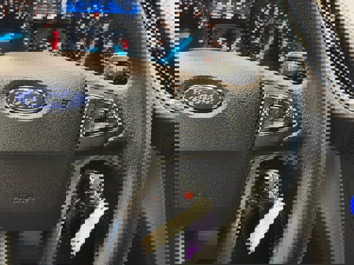 Used 2018 Ford Escape SE image 19