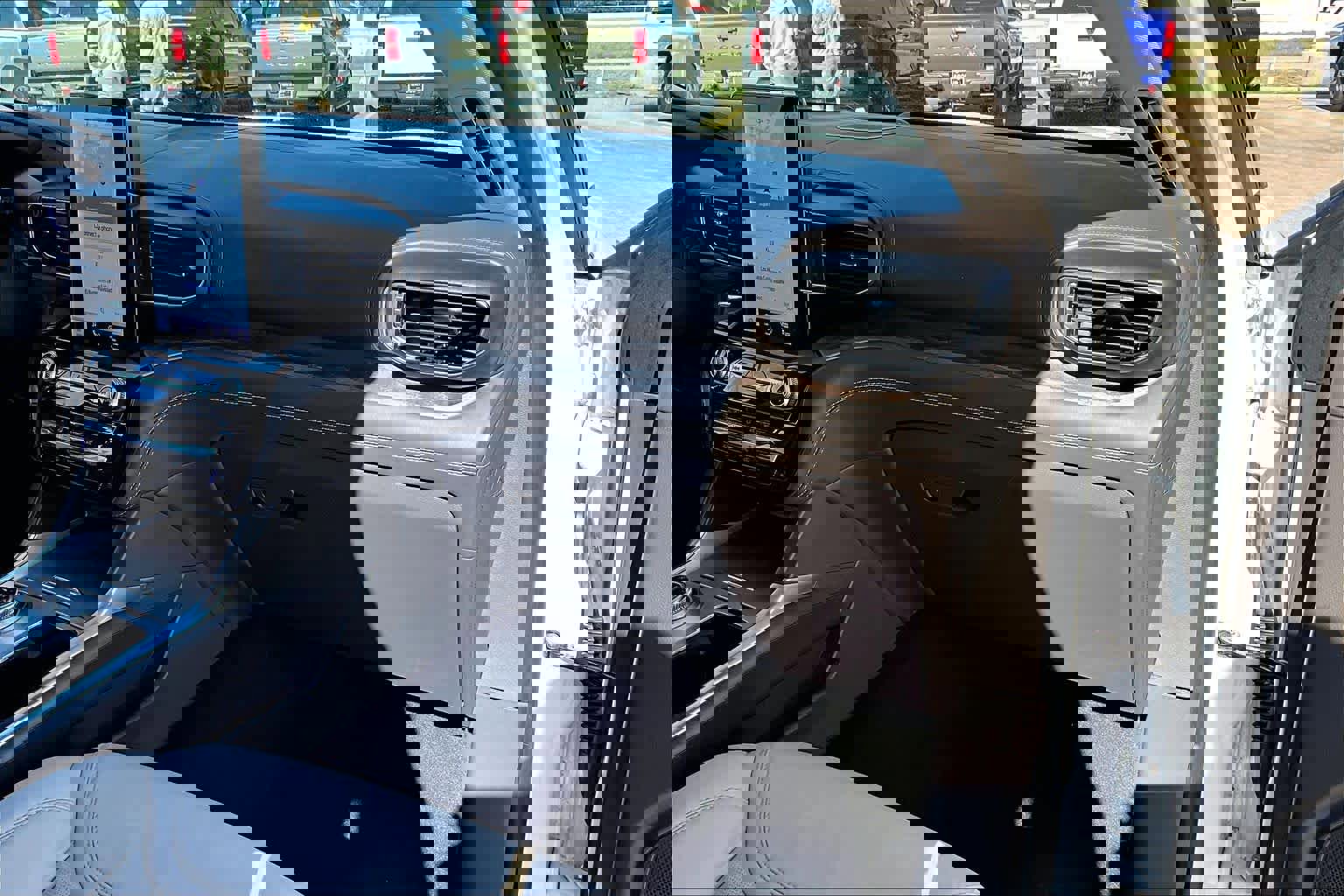 Used 2021 Ford Explorer Platinum w/ Equipment Group 601A image 18