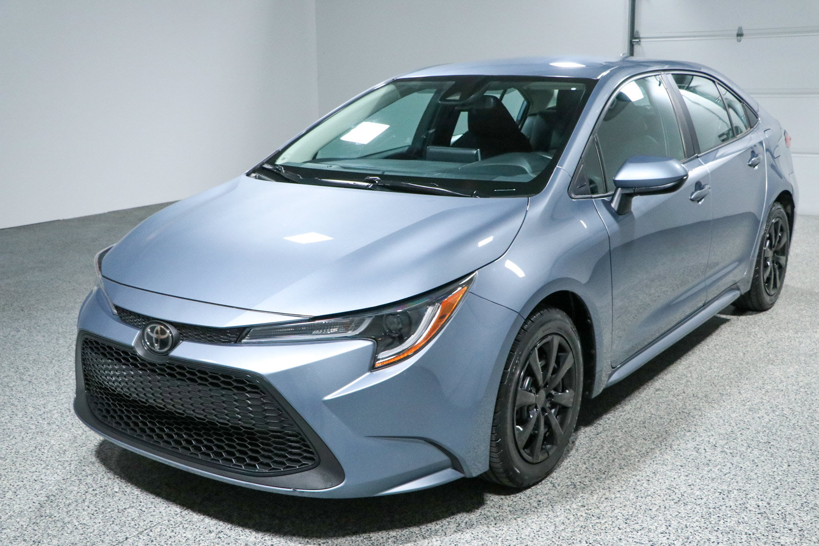 Used 2020 Toyota Corolla LE FWD image 29