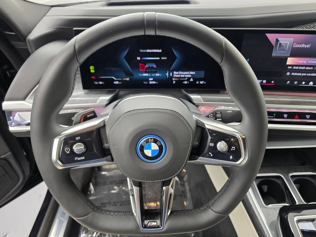 Used 2023 BMW i7 xDrive60 w/ Parking Assistance Package AWD/4WD image 19
