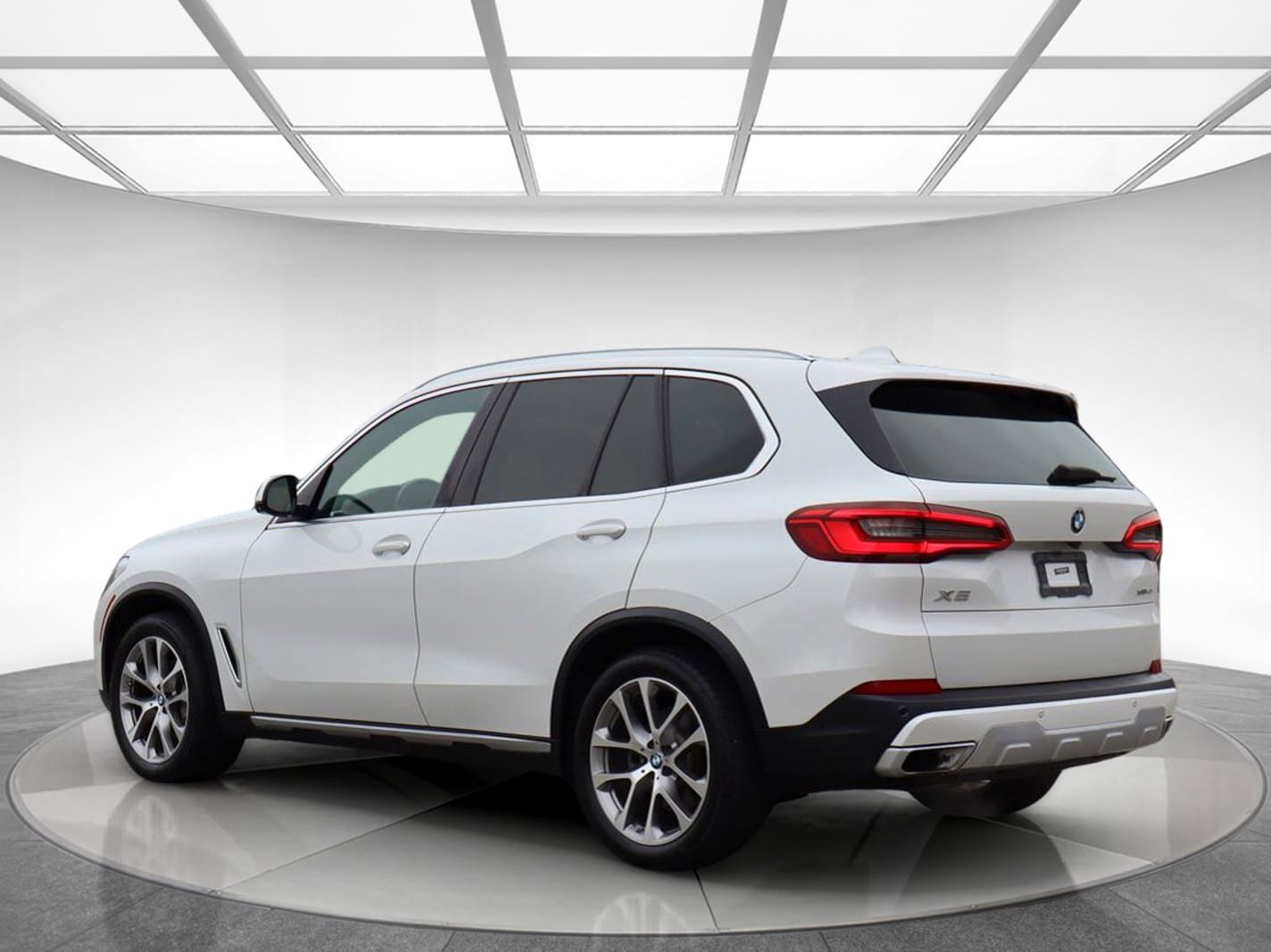 Used 2019 BMW X5 xDrive40i w/ Convenience Package AWD/4WD image 6