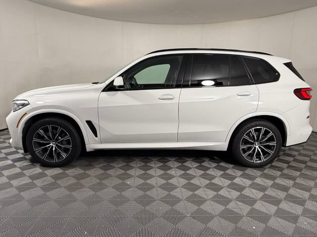 Used 2023 BMW X5 xDrive40i w/ M Sport Package AWD/4WD image 3