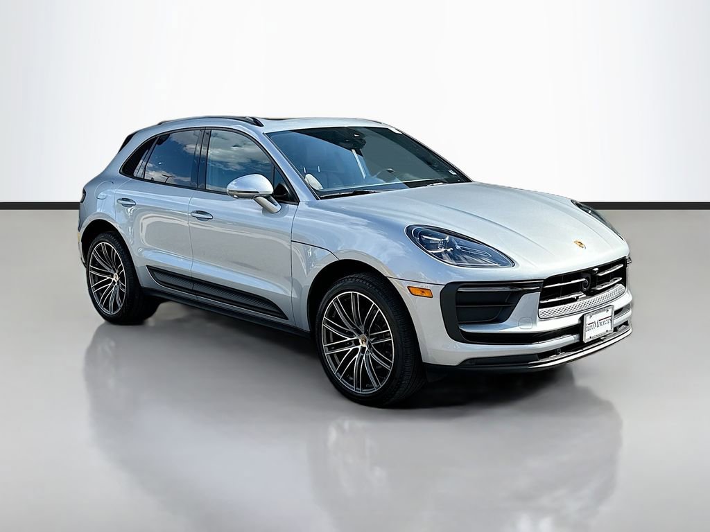 Certified 2026 Porsche Macan AWD/4WD image 7