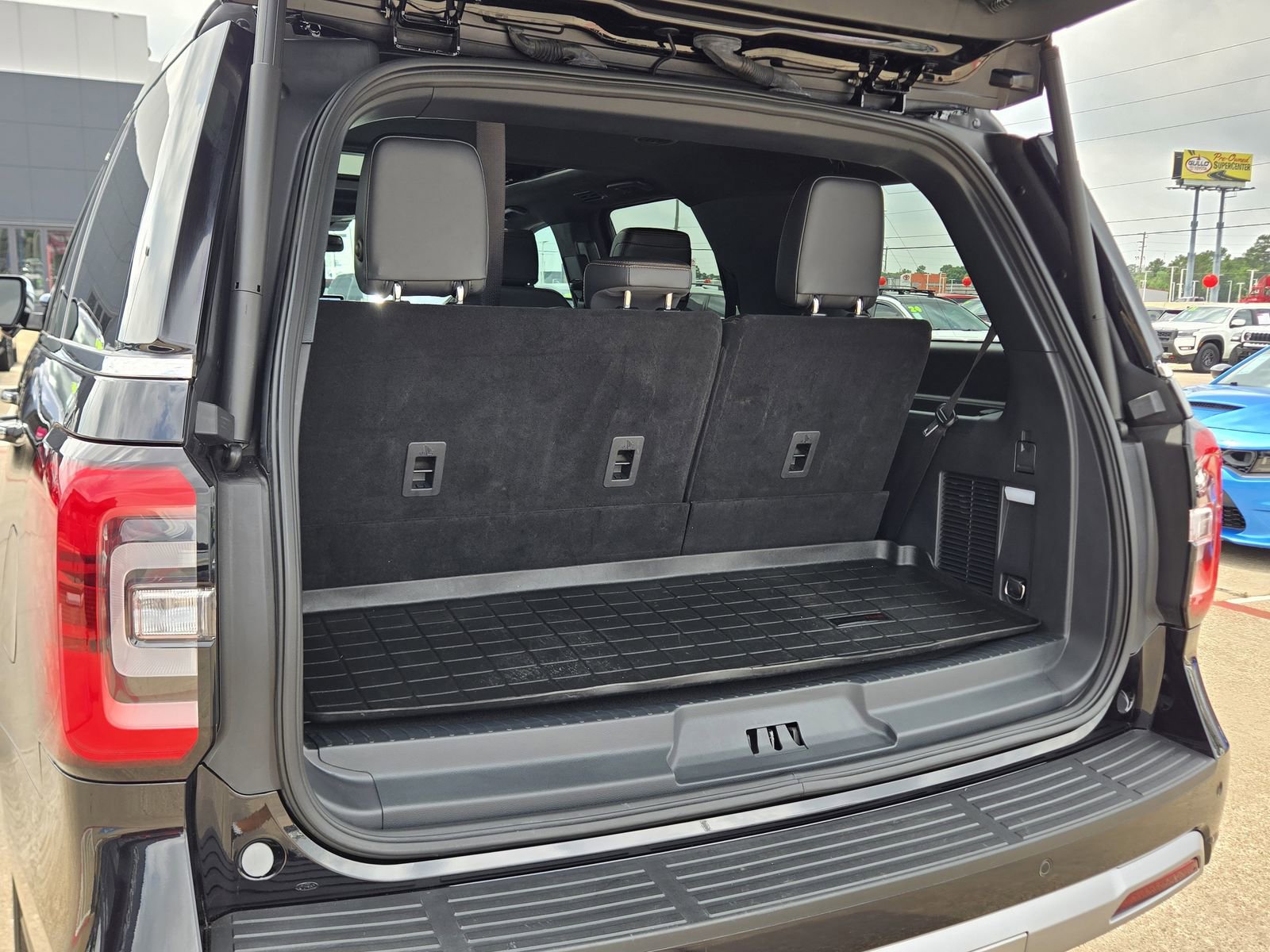 Used 2024 Ford Expedition Platinum RWD image 19