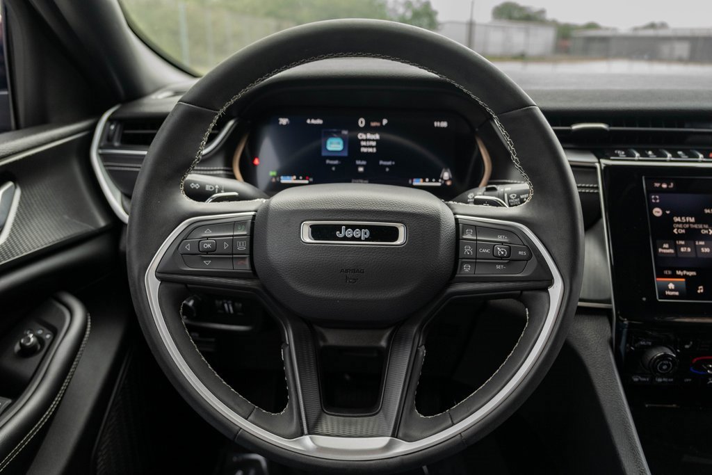 Used 2023 Jeep Grand Cherokee Altitude image 21