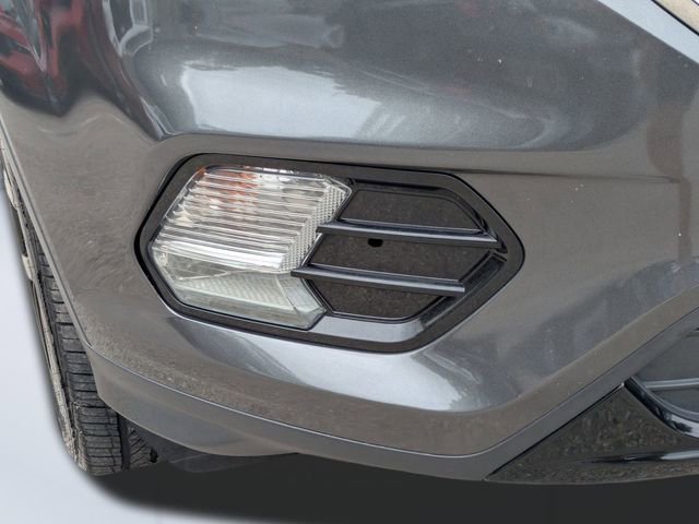 Used 2017 Ford Escape SE w/ Equipment Group 201A FWD image 11