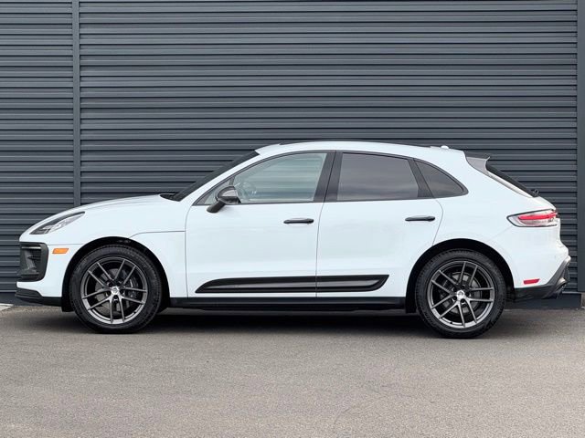 Certified 2025 Porsche Macan Turbo image 2