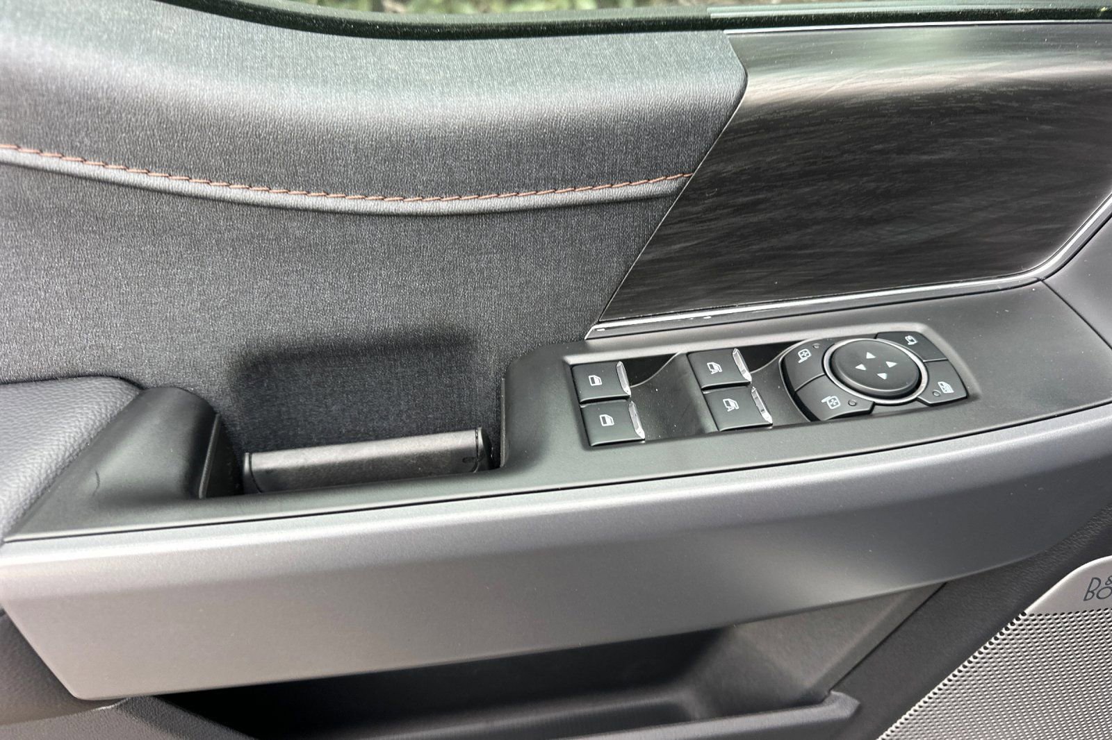 New 2025 Ford F150 Lightning Lariat image 8