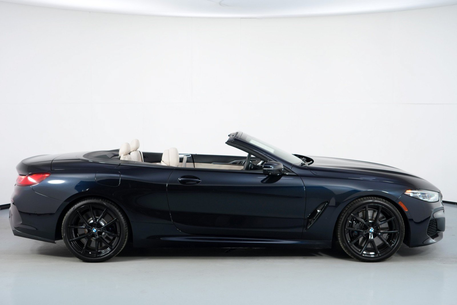 Used 2021 BMW M850i xDrive Convertible AWD/4WD image 53