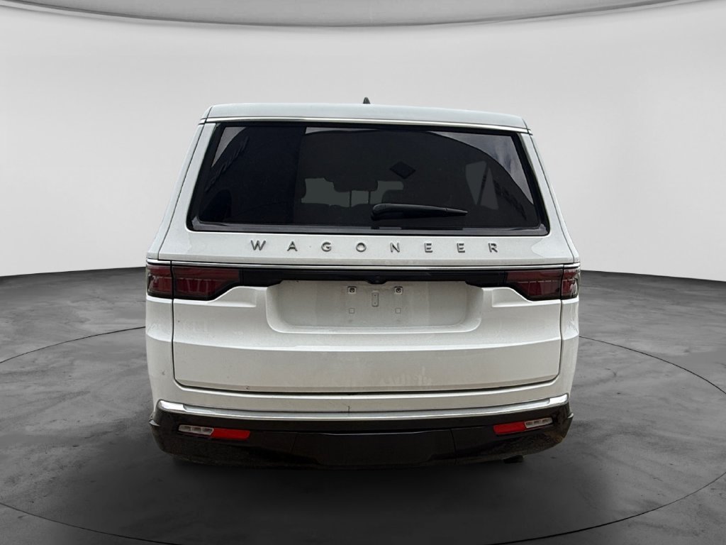 Used 2025 Jeep Wagoneer L Series II AWD/4WD image 8