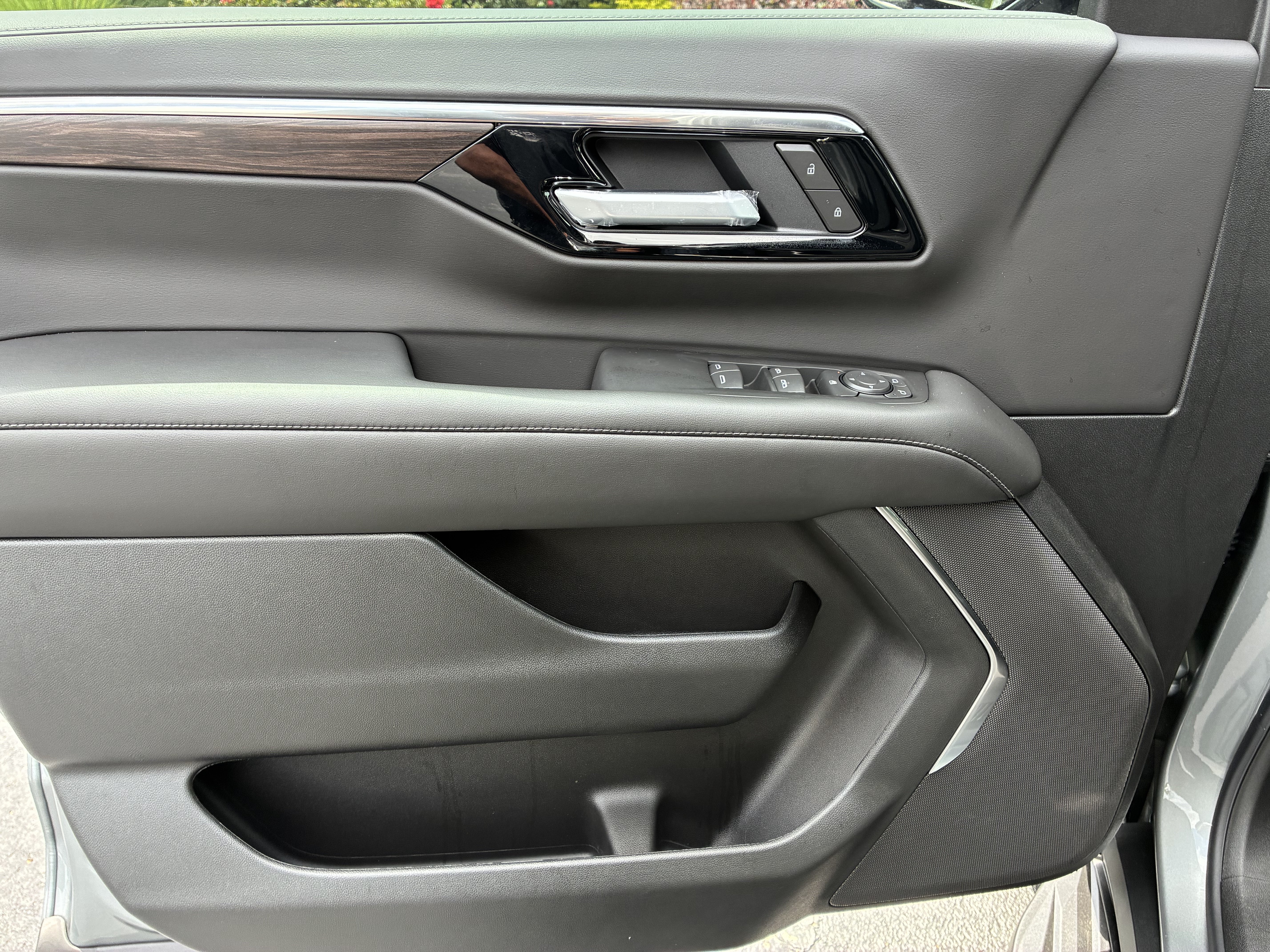 New 2026 Chevrolet Suburban LS w/ Max Trailering Package RWD image 23