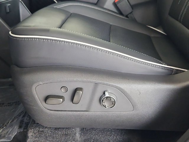 Certified 2025 Buick Enclave Avenir w/ LPO, All-Weather Package FWD image 23
