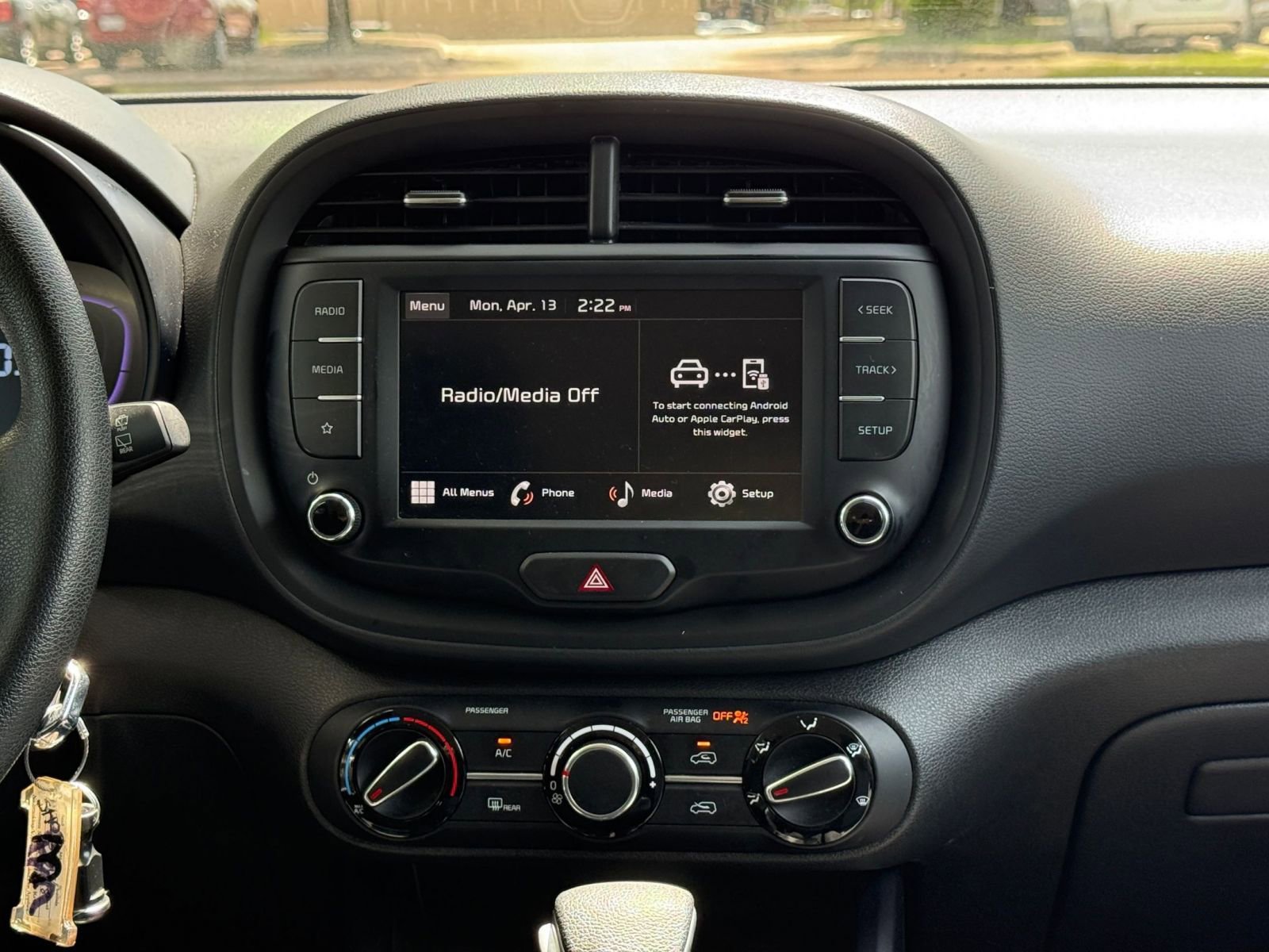 Used 2025 Kia Soul LX w/ LX Technology Package FWD image 17
