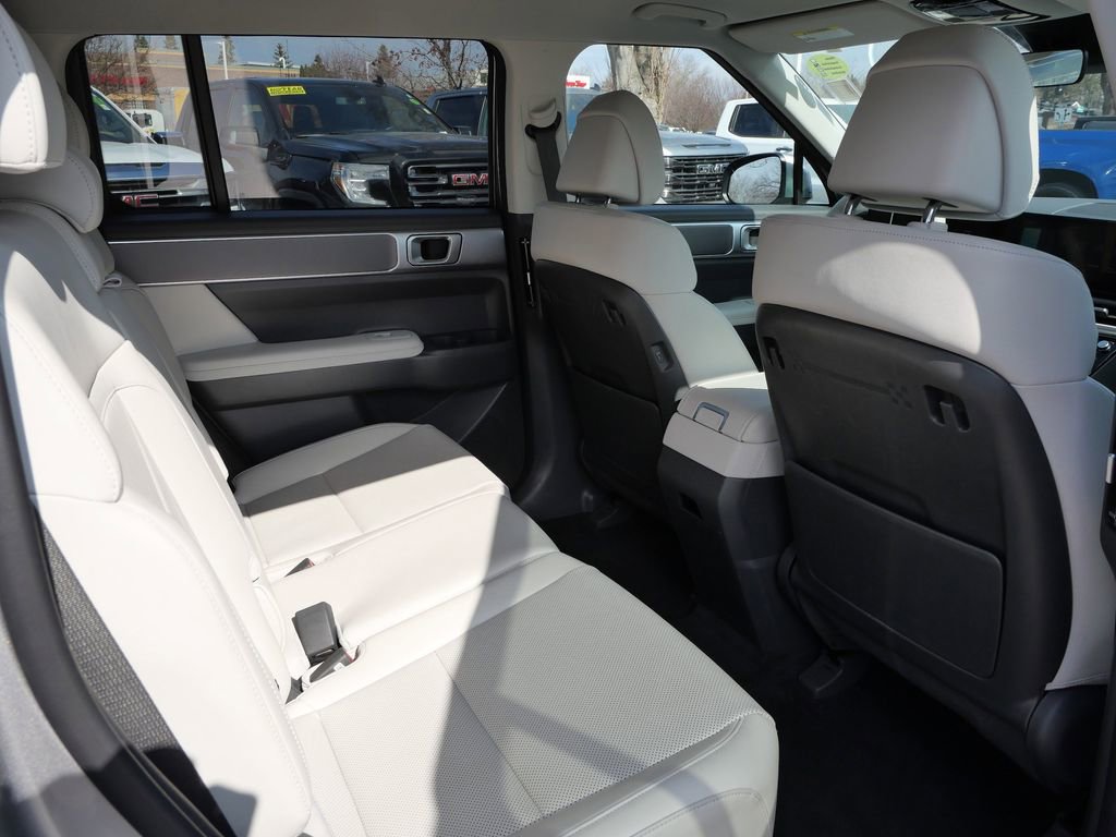 Used 2025 Hyundai Santa Fe SEL AWD/4WD image 18