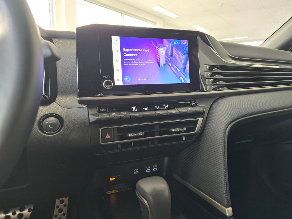 Used 2025 Toyota Camry SE image 31