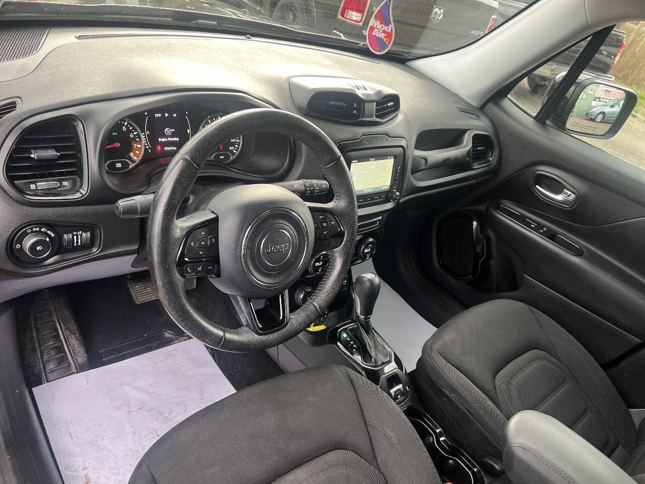Used 2016 Jeep Renegade Latitude AWD/4WD image 12