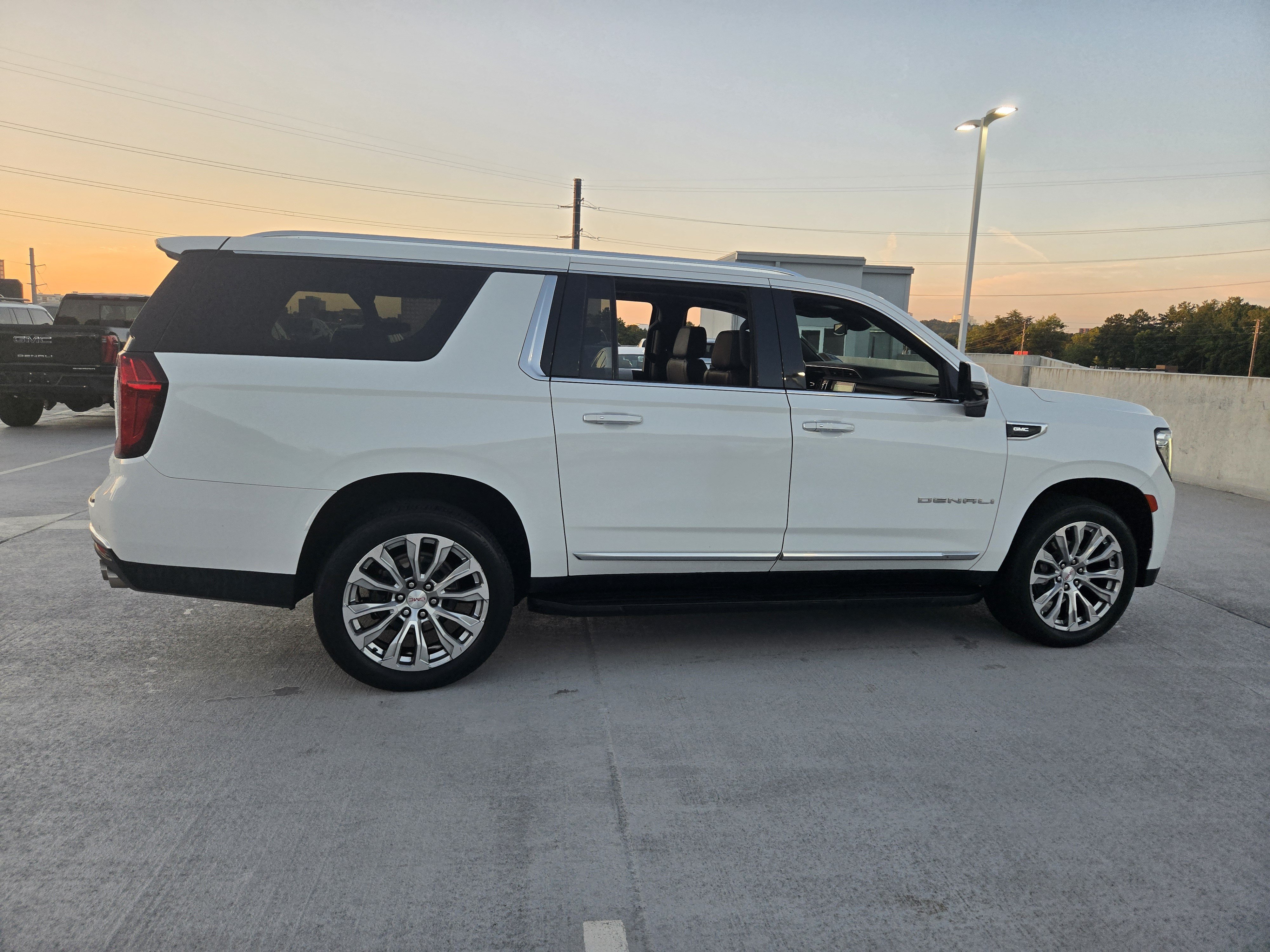 Used 2024 GMC Yukon XL Denali w/ Max Trailering Package RWD image 5