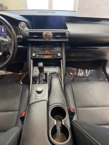 Used 2018 Lexus IS 300 AWD image 14