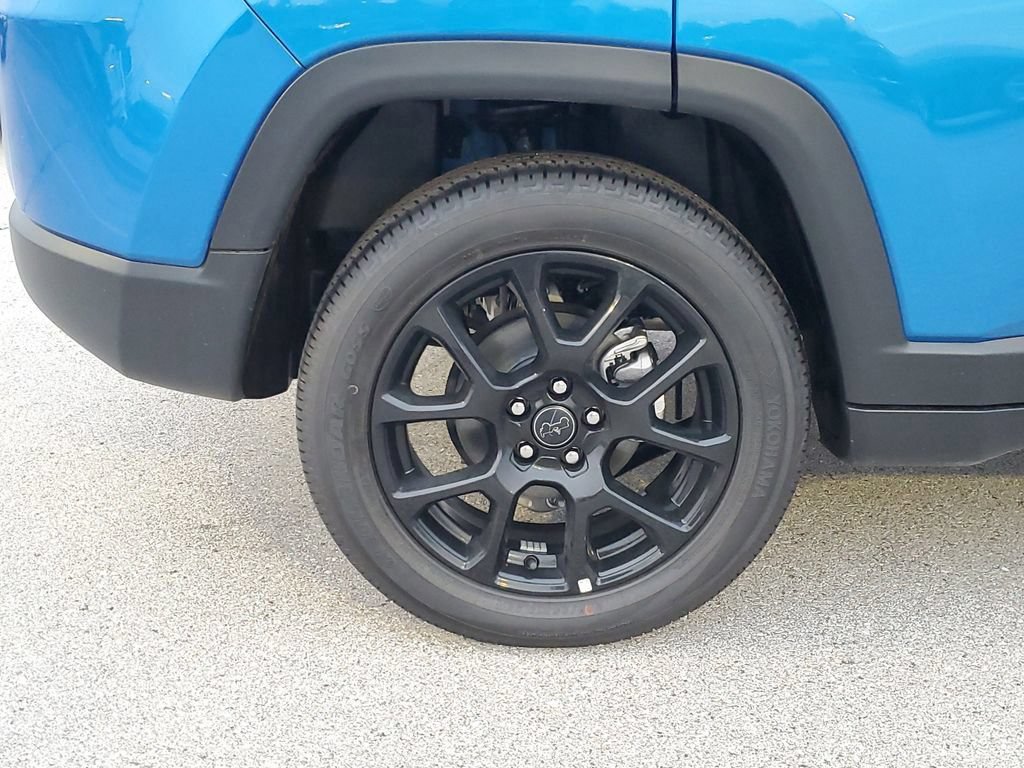 New 2026 Jeep Compass Latitude AWD/4WD image 7