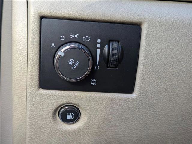 Used 2020 Jeep Grand Cherokee Overland AWD/4WD image 12