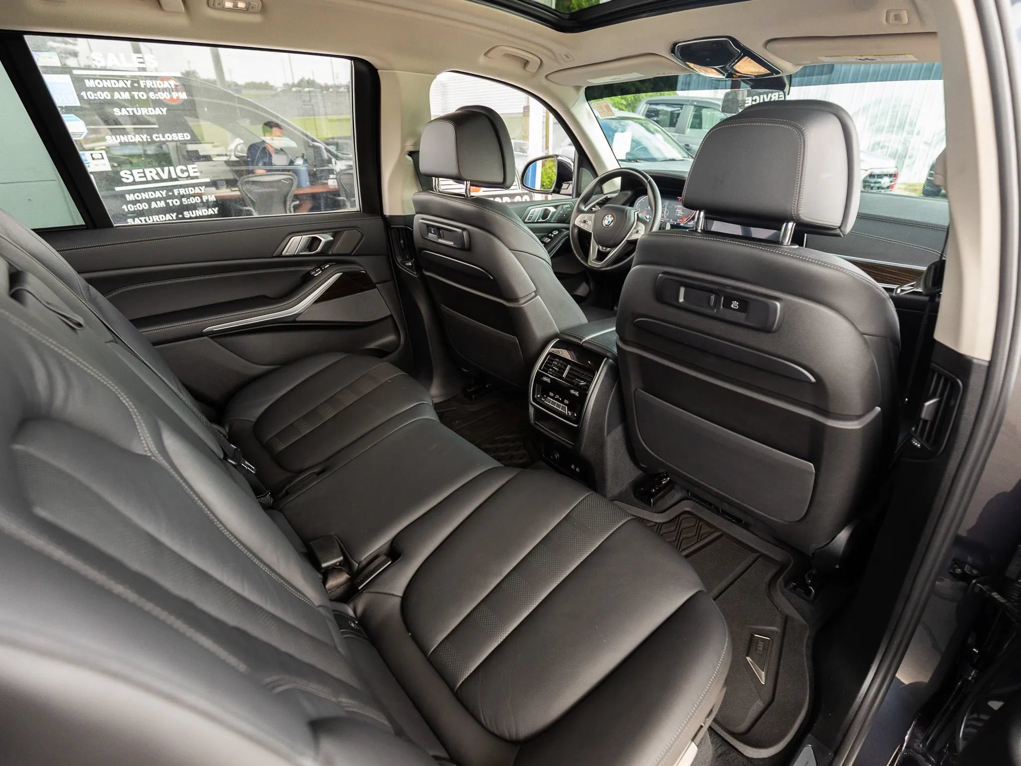 Used 2022 BMW X7 xDrive40i w/ Premium Package AWD/4WD image 26