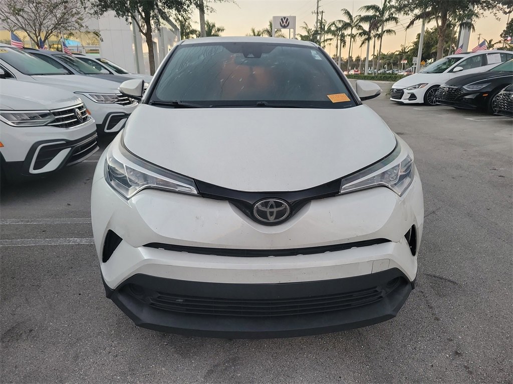 Used 2019 Toyota C-HR XLE image 3