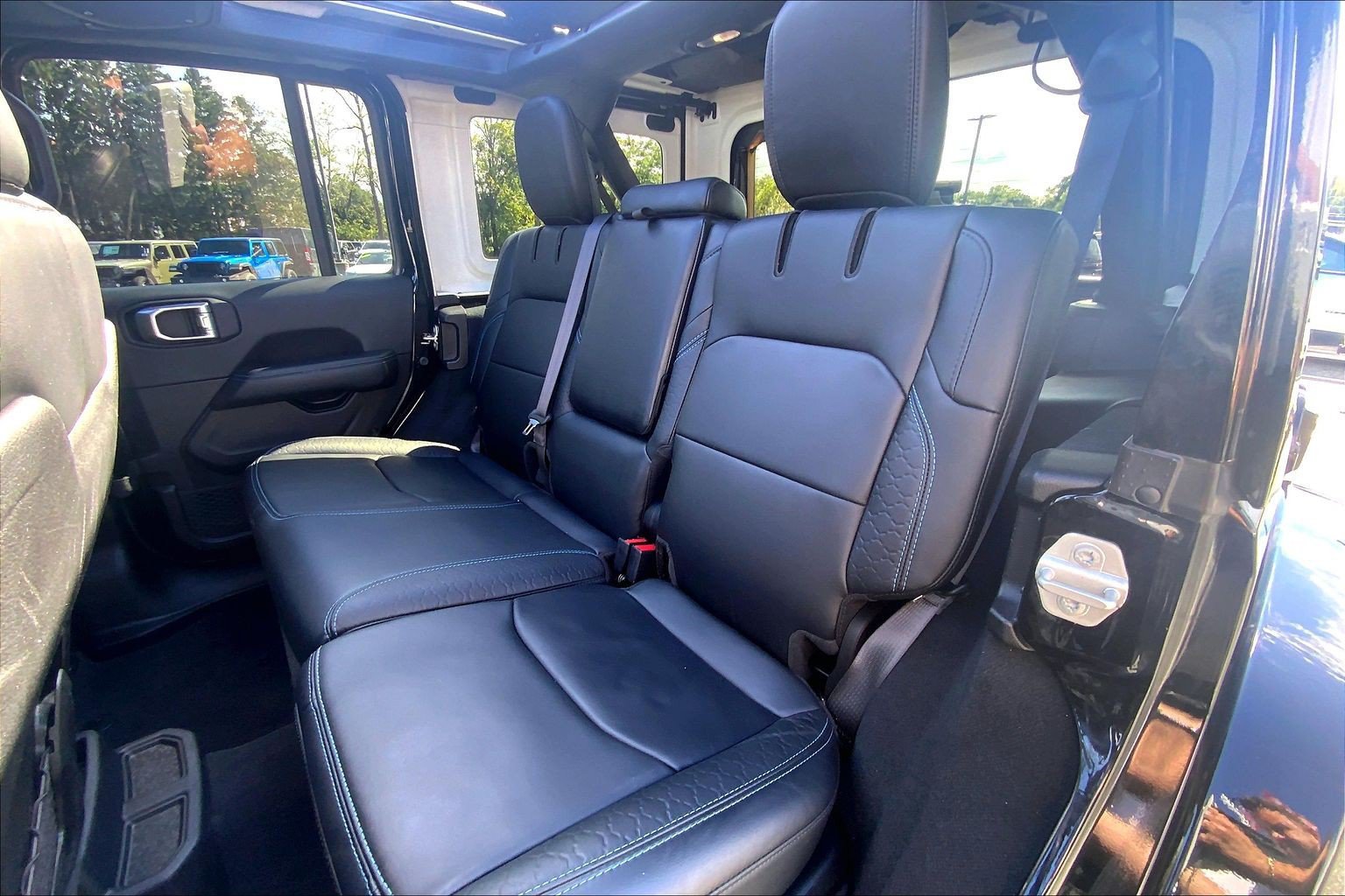 Used 2024 Jeep Wrangler High Altitude AWD/4WD image 20