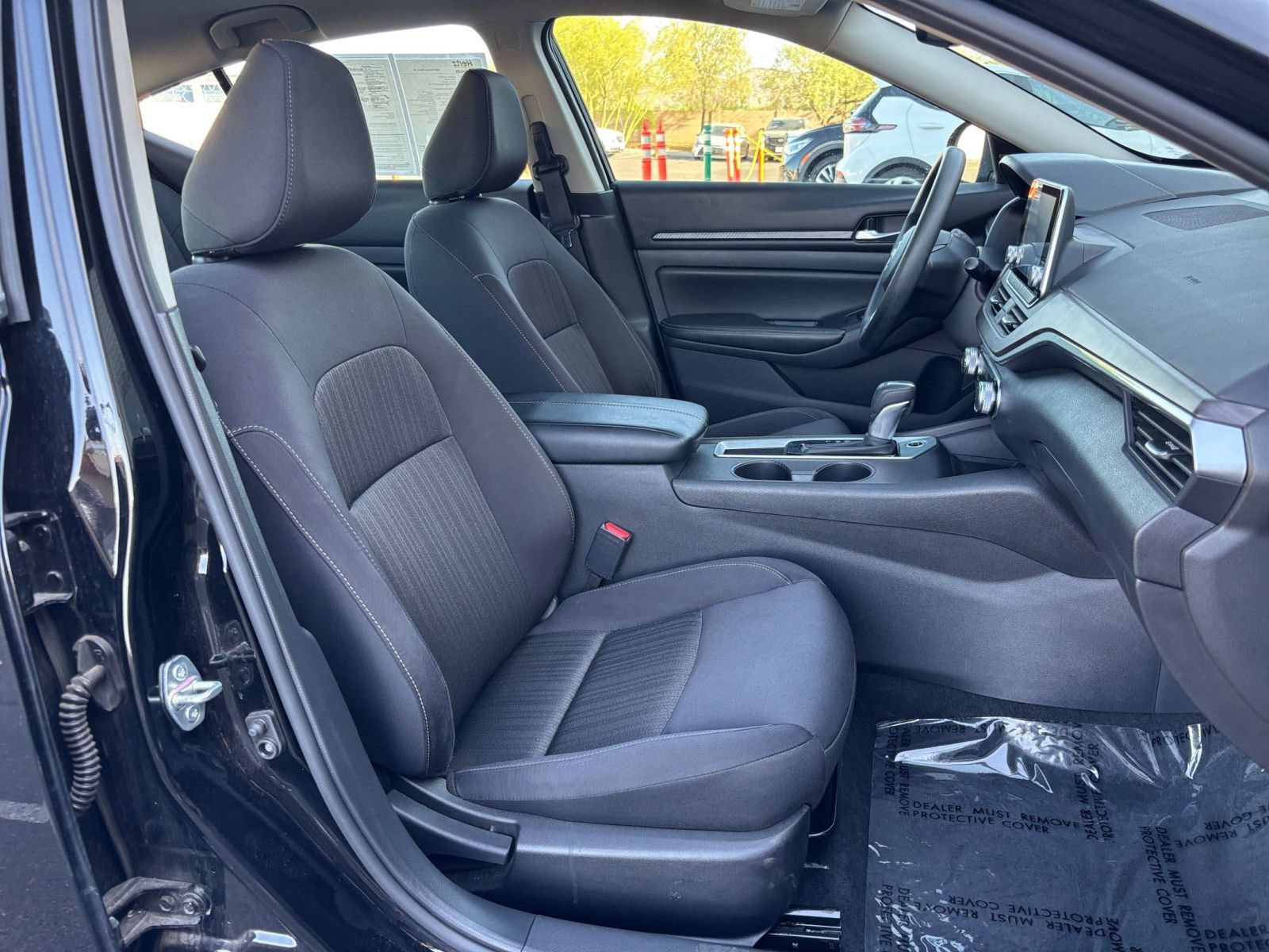 Used 2025 Nissan Altima 2.5 SV FWD image 36