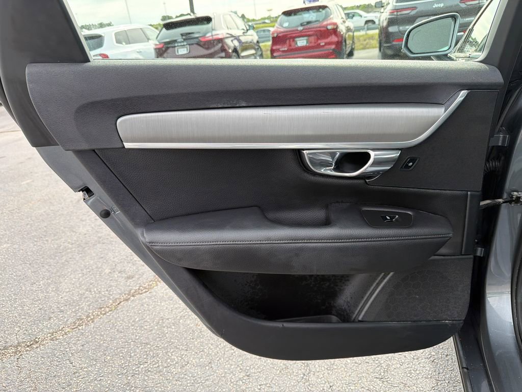 Used 2017 Volvo S90 T6 Momentum w/ Vision Package image 22