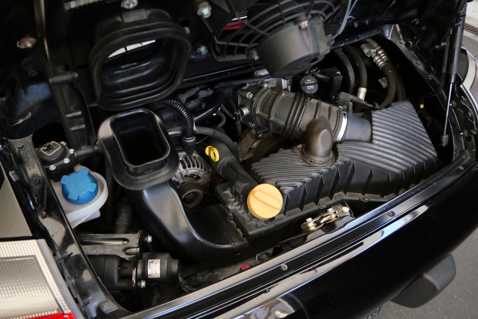 Used 2000 Porsche 911 Cabriolet image 36