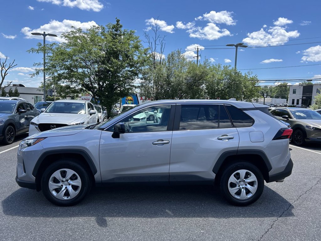 Used 2023 Toyota RAV4 LE AWD/4WD image 5