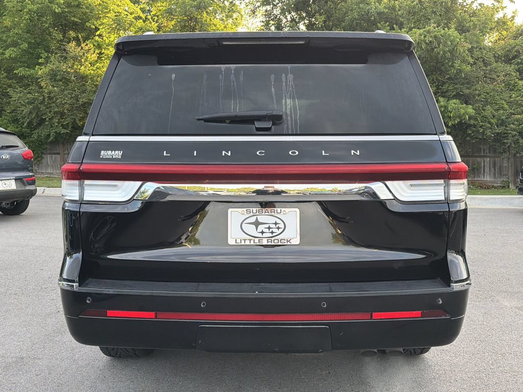Used 2024 Lincoln Navigator Reserve AWD/4WD image 4