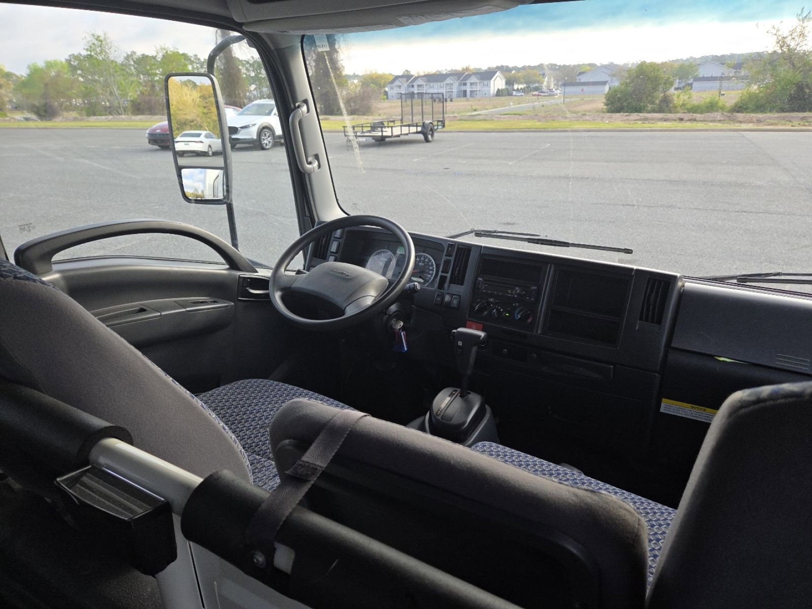 Used 2023 Isuzu NPR image 20