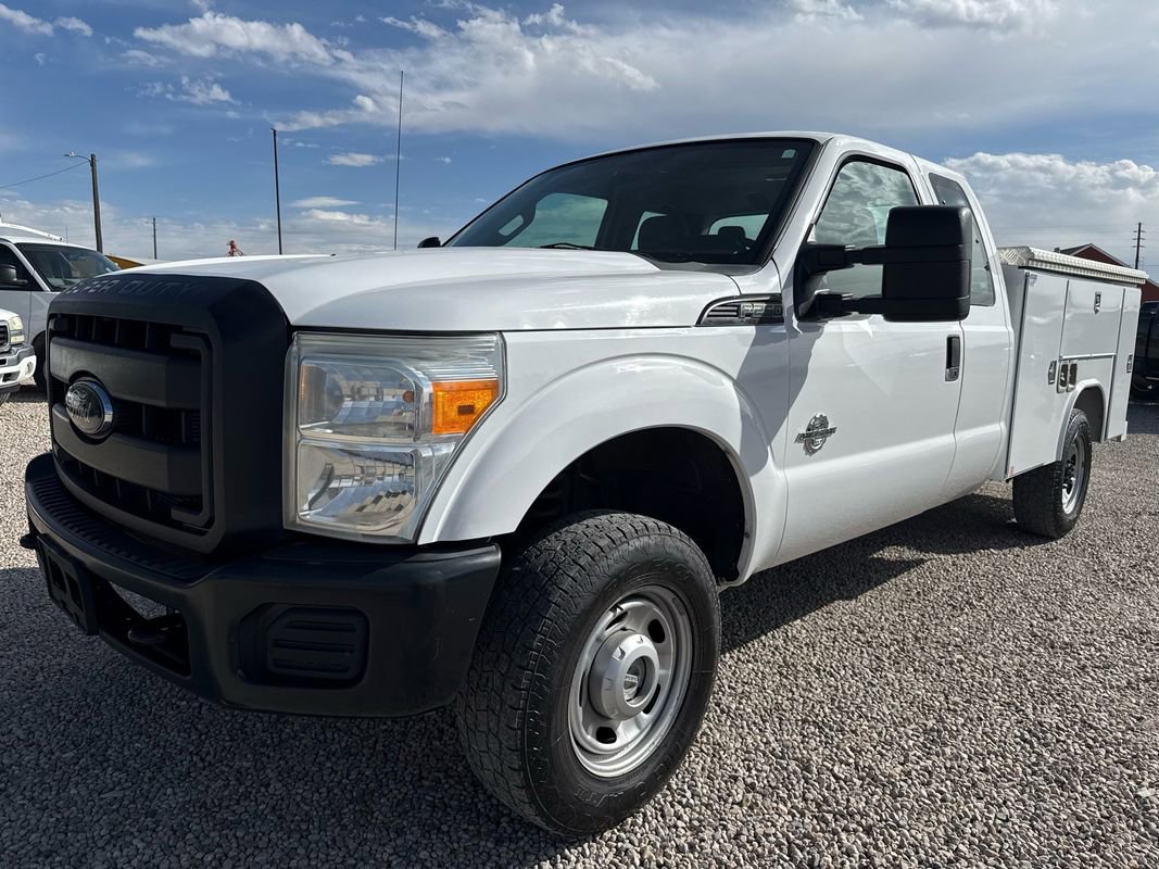 Used 2012 Ford F250 XL w/ Snow Plow Prep Pkg AWD/4WD image 4