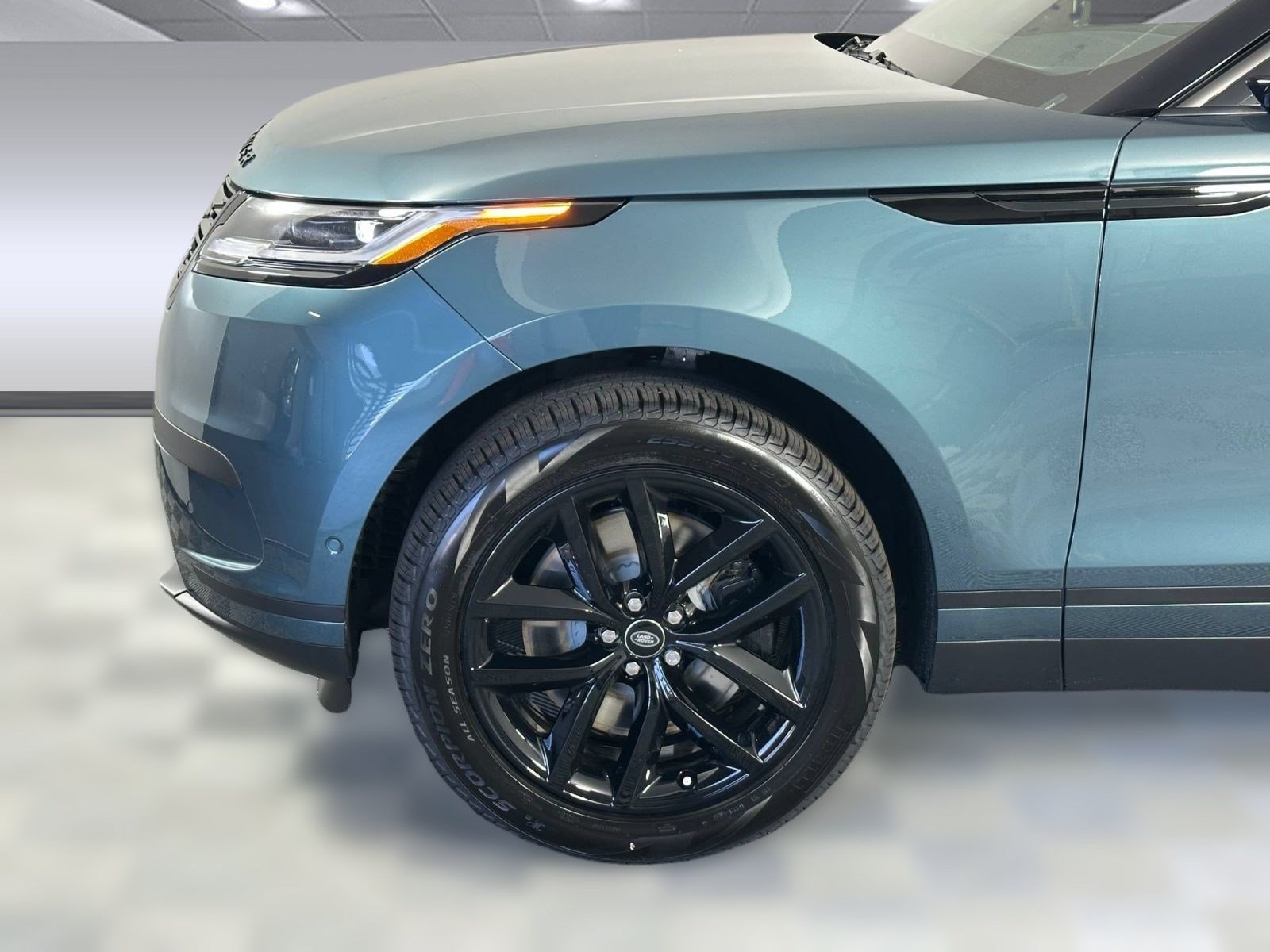 Used 2026 Land Rover Range Rover Velar S AWD/4WD image 11