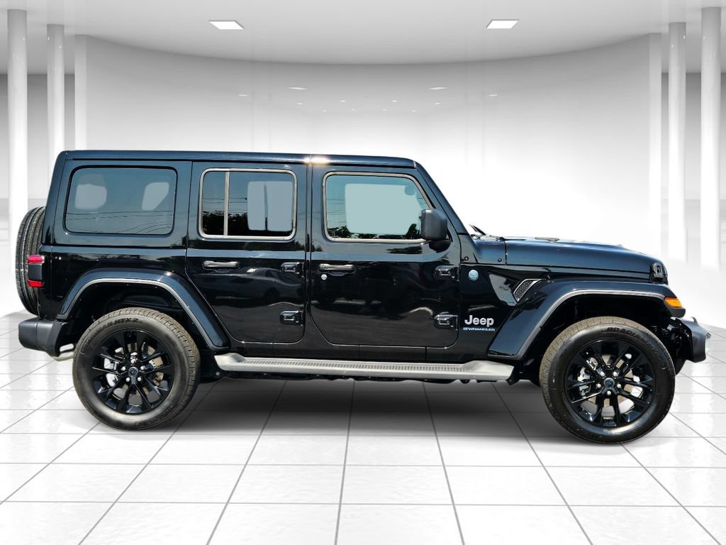 Certified 2025 Jeep Wrangler Unlimited Sahara AWD/4WD image 2