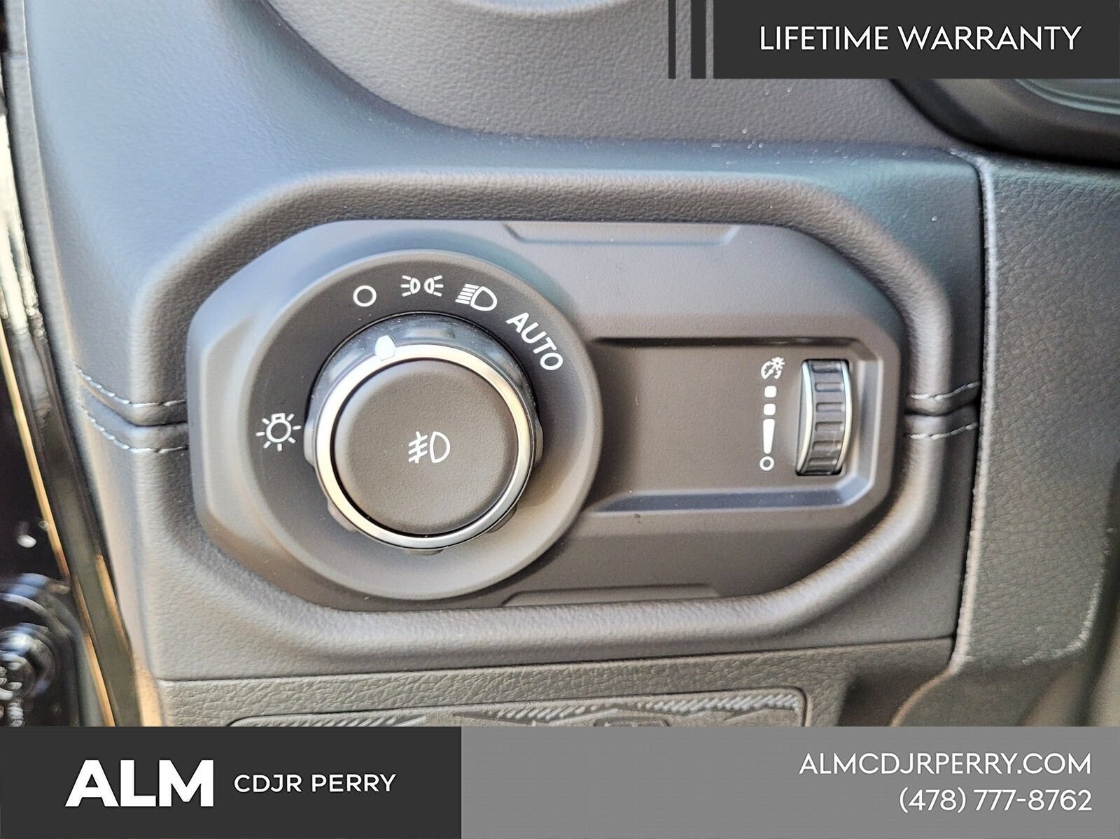 New 2026 Jeep Wrangler Unlimited Sahara AWD/4WD image 27