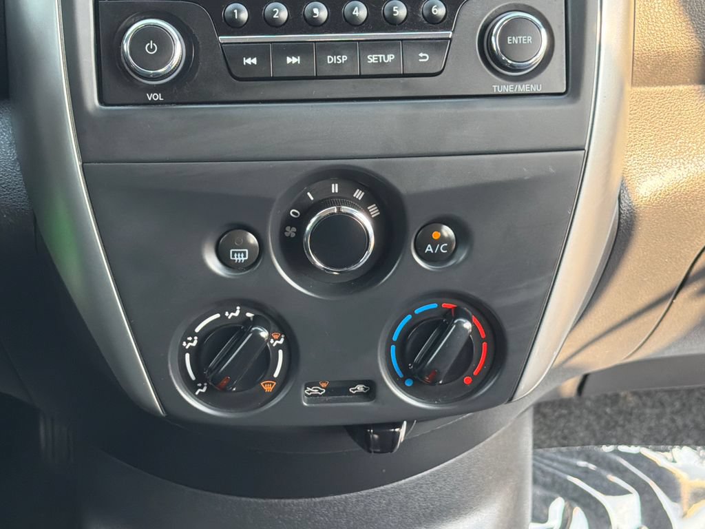 Used 2016 Nissan Versa SV w/ SV Appearance Package FWD image 12