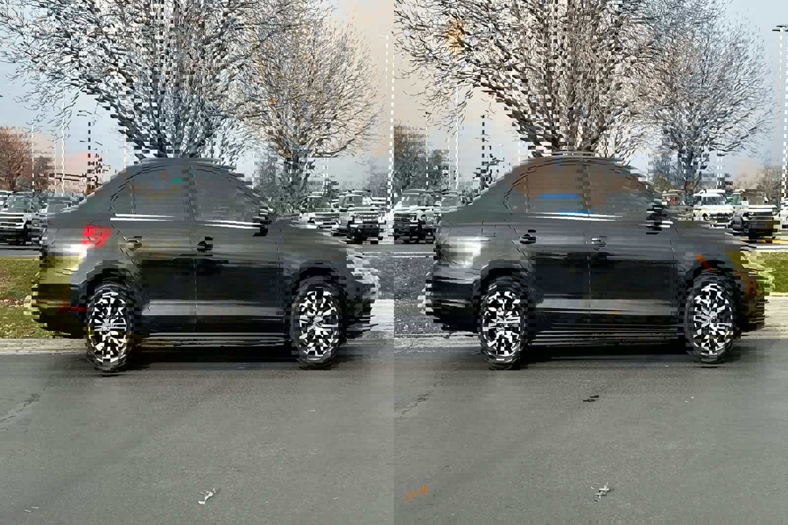 Used 2017 Volkswagen Jetta SE image 8