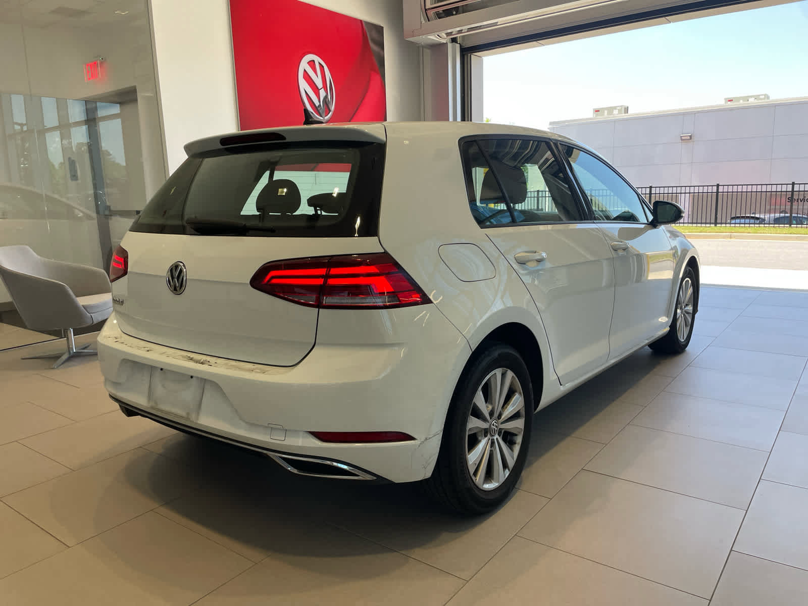 Used 2021 Volkswagen Golf 4-Door FWD image 21