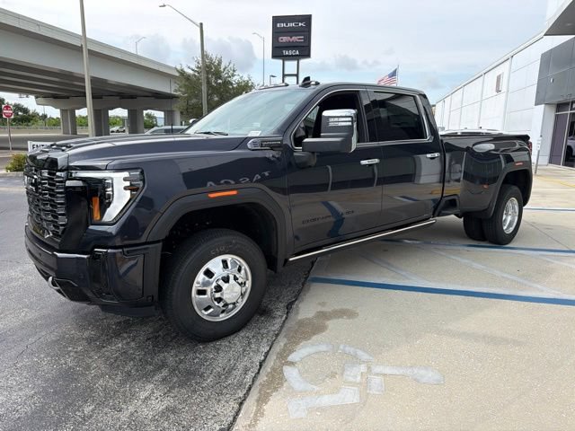 New 2026 GMC Sierra 3500 Denali Ultimate w/ LPO, Black Badging Package AWD/4WD image 3