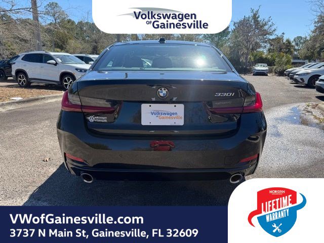Used 2025 BMW 330i Sedan w/ Convenience Package image 5