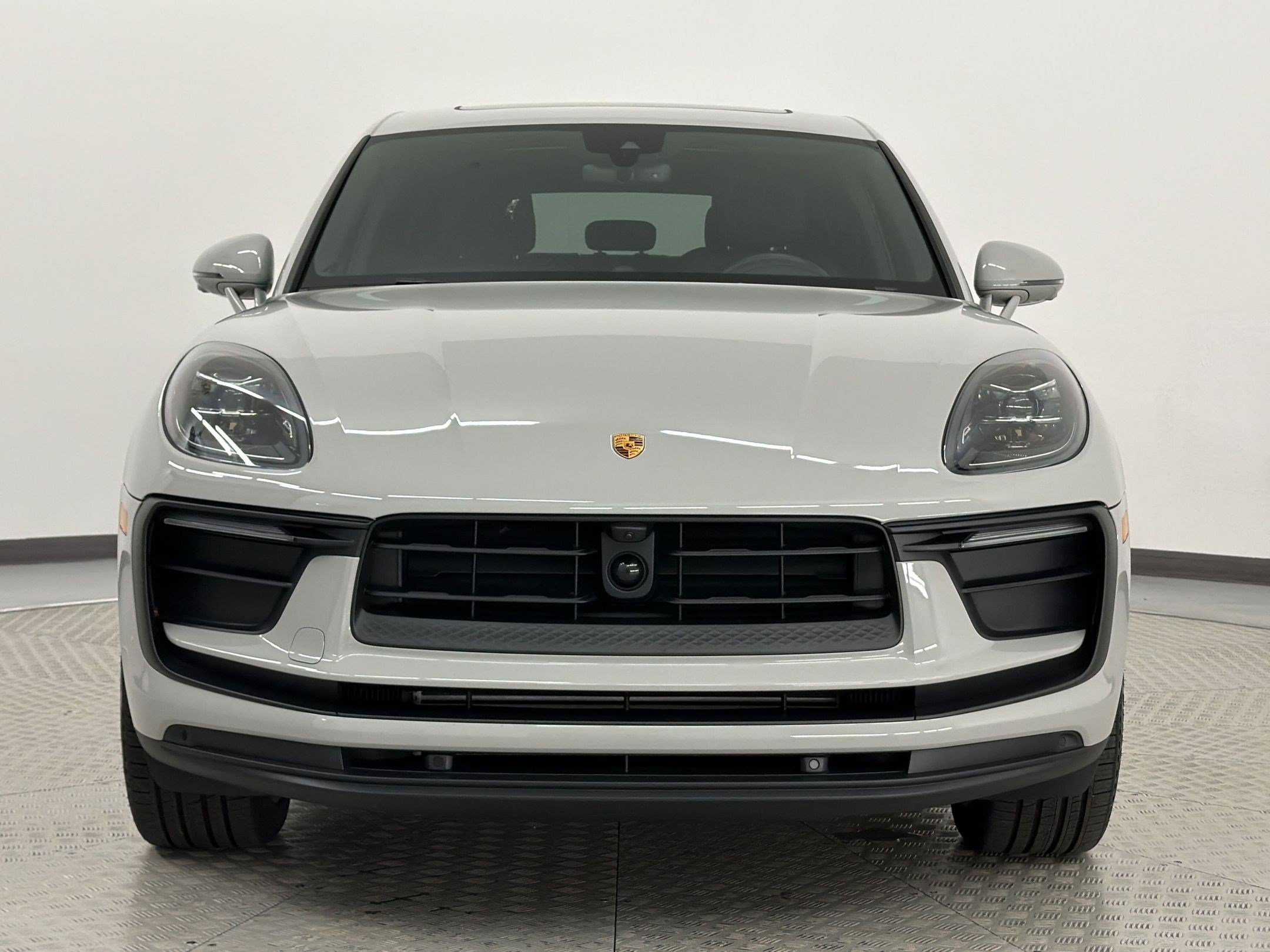 Used 2026 Porsche Macan AWD/4WD image 5