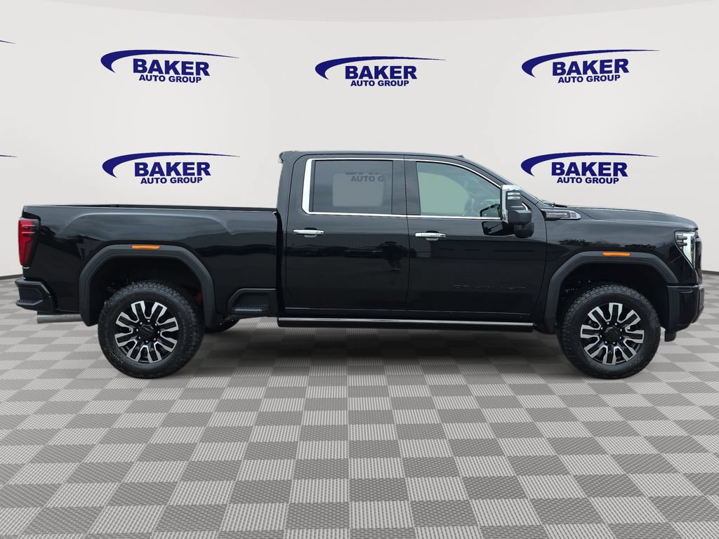 New 2026 GMC Sierra 3500 Denali Ultimate w/ LPO, Black Badging Package AWD/4WD image 4