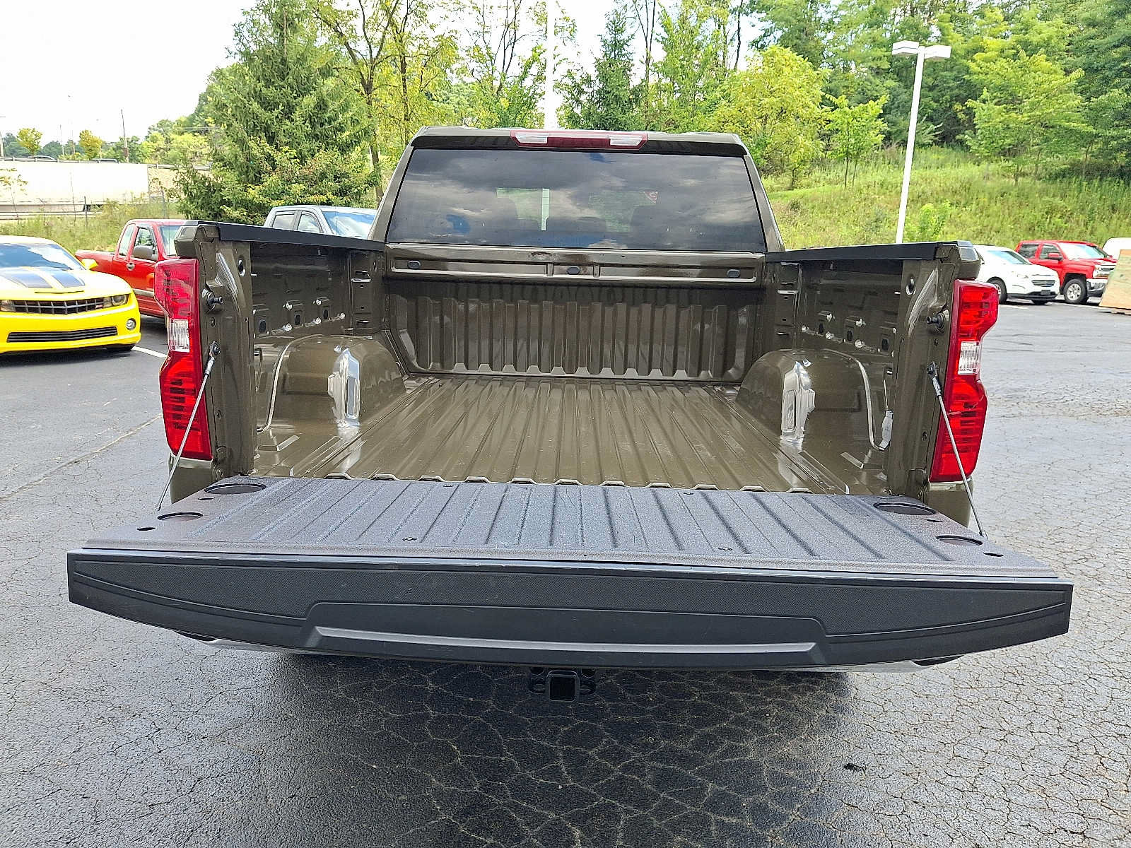 Used 2023 Chevrolet Silverado 1500 LT AWD/4WD image 27