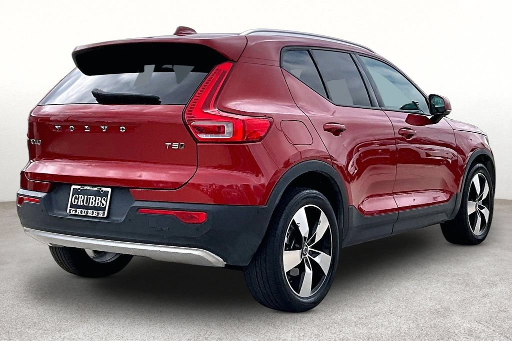 Used 2019 Volvo XC40 T5 Momentum AWD/4WD image 2