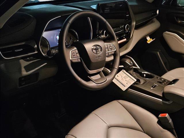 New 2026 Toyota Highlander XLE AWD/4WD image 3