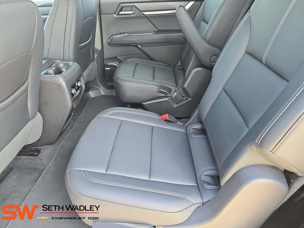 Used 2026 GMC Acadia Elevation w/ Elevation Premium Package FWD image 15
