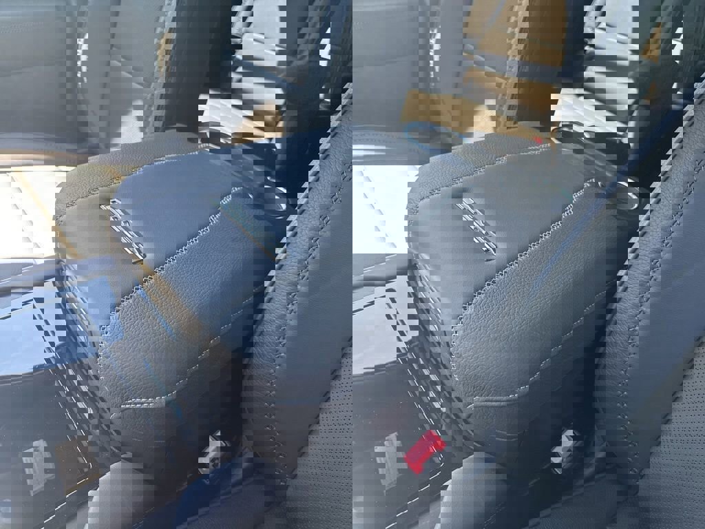 New 2025 GMC Yukon XL Denali w/ Sun & Power Step Package image 40