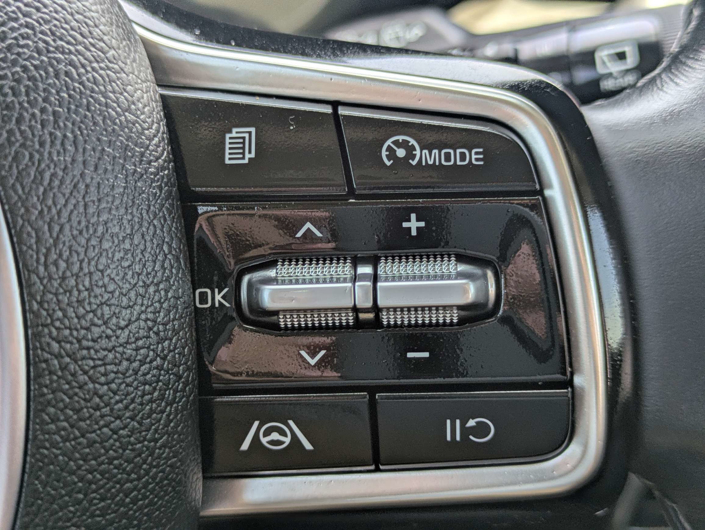 Certified 2023 Kia Sorento S w/ Panoramic Sunroof Package AWD/4WD image 33